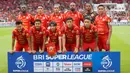 Starting XI Persija Jakarta saat melawan Persijap dalam laga lanjutan BRI Super League 2025/2026 di Stadion Utama Gelora Bung Karno (SUGBK), Senayan, Jakarta, Sabtu (03/01/2025). (Bola.com/Abdul Aziz)
