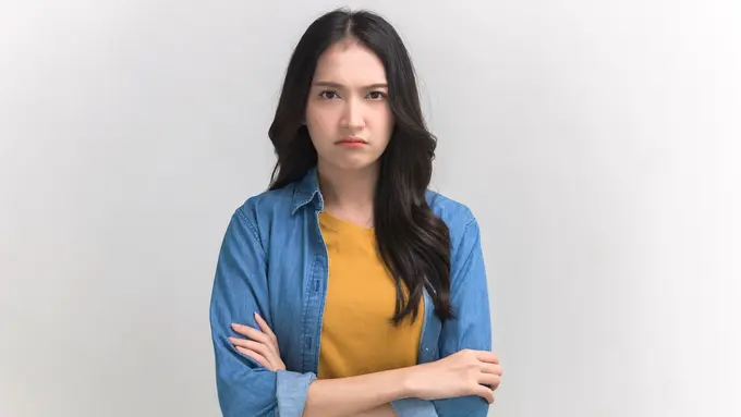 perempuan dan sedih