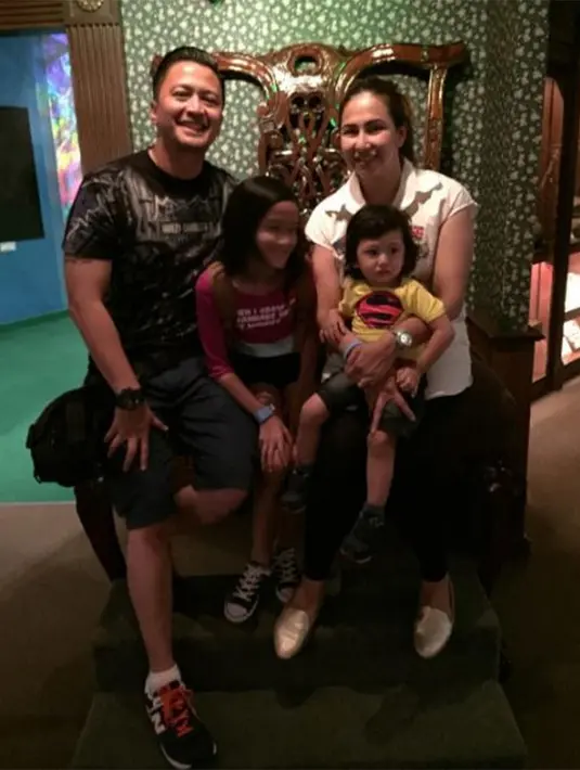 Dalam kondisi panik, Ferry ditantang kesunguhannya menikahi Wita. Lantaran kondisi ibunda Wita yang makin kritis, bahkan bisa dikatakan tinggal 10 persen lagi akibat penyakit lever yang dideritanya. (dok. Pribadi)