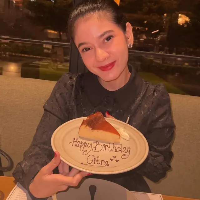 Gaya Serasi Chef Juna dan Citra Anindya Rayakan Ulang Tahun dengan Kejutan Manis