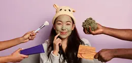 Kulit yang tampak sehat, lembap, dan glowing tidak hanya ditentukan oleh produk skincare yang digunakan, tetapi juga oleh kondisi skin barrier. Lapisan terluar kulit ini berfungsi sebagai pelindung alami dari polusi, bakteri, serta mencegah kehilangan kelembapan berlebih. (foto/dok: freepik/wayhomestudio)
