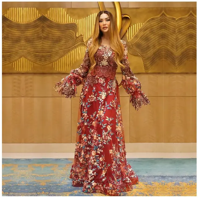 6 Outfit Kondangan Ala Titi DJ, Inspirasi Glamor dan Elegan di Usia 59 Tahun