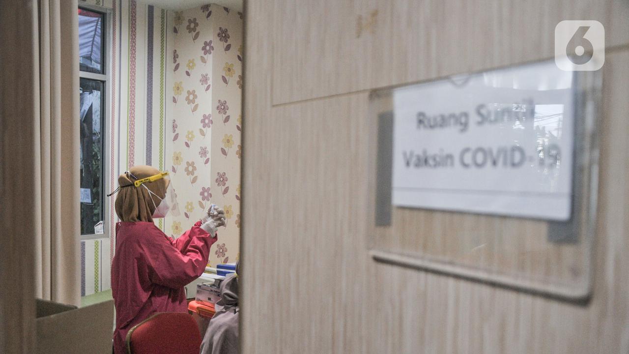 Vaksinasi Dosis Ketiga untuk Tenaga Kesehatan