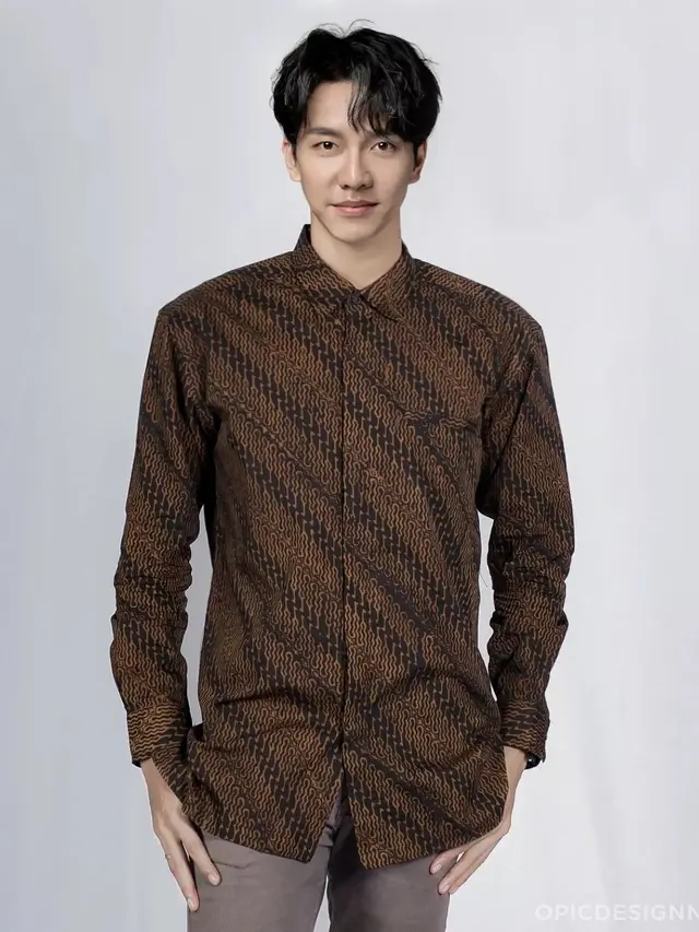 6 Editan Foto Aktor Korea Pakai Batik Bak Mau Kondangan Ini Kocak
