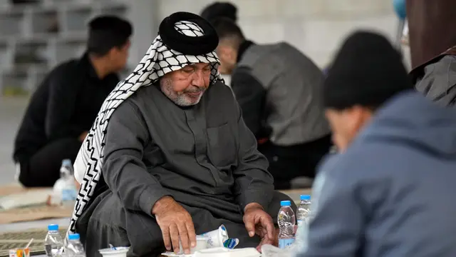 Indahnya Kebersamaan Umat Muslim Irak Buka Puasa Hari Pertama Ramadhan