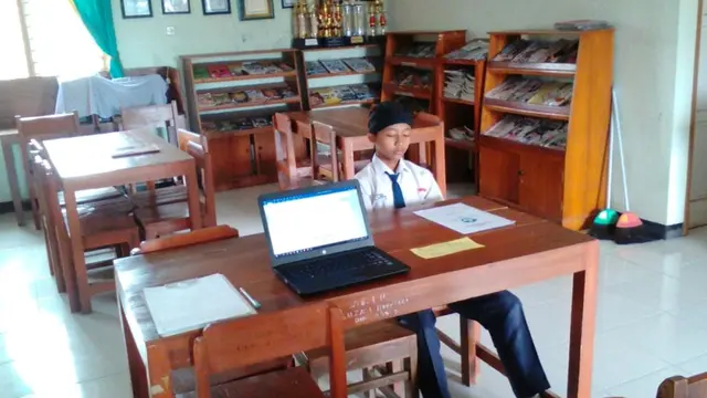 Siswa penghayat kepercayaan mengikuti ujian praktek dalam rangkaian USBN. (Foto: Liputan6.com/MLKI CLP/Muhamad Ridlo)