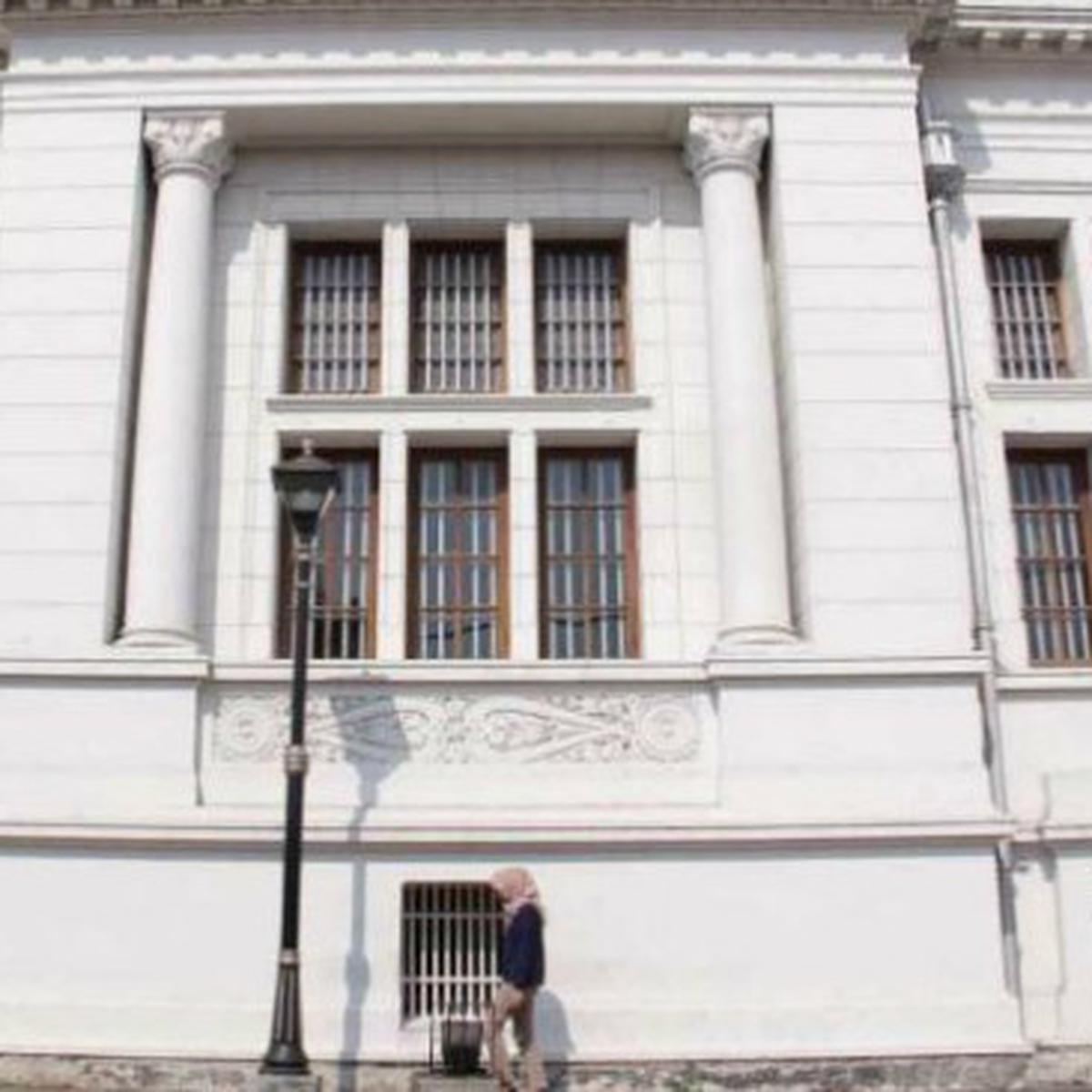 Menelusuri Sejarah di Gedung De Javasche Bank Surabaya ...