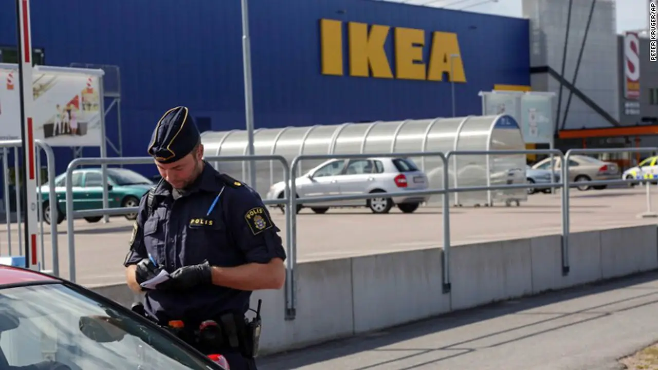 Penusukan di IKEA, 2 Tewas 1 Luka