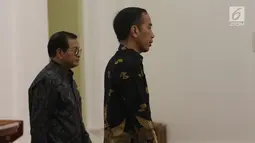 Presiden Joko Widodo bersiap memimpin rapat terbatas di Istana Bogor, Senin (22/10).Ratas tersebut membahas persiapan OOC (Our Ocean Conference 2018) yang akan di selenggarakan di Bali. (Liputan6.com/Angga Yuniar)