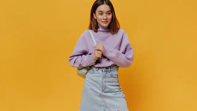 Inspirasi Outfit Simple Tapi Stylish Untuk Hari Pertama Kuliah (photo by freepik.com)