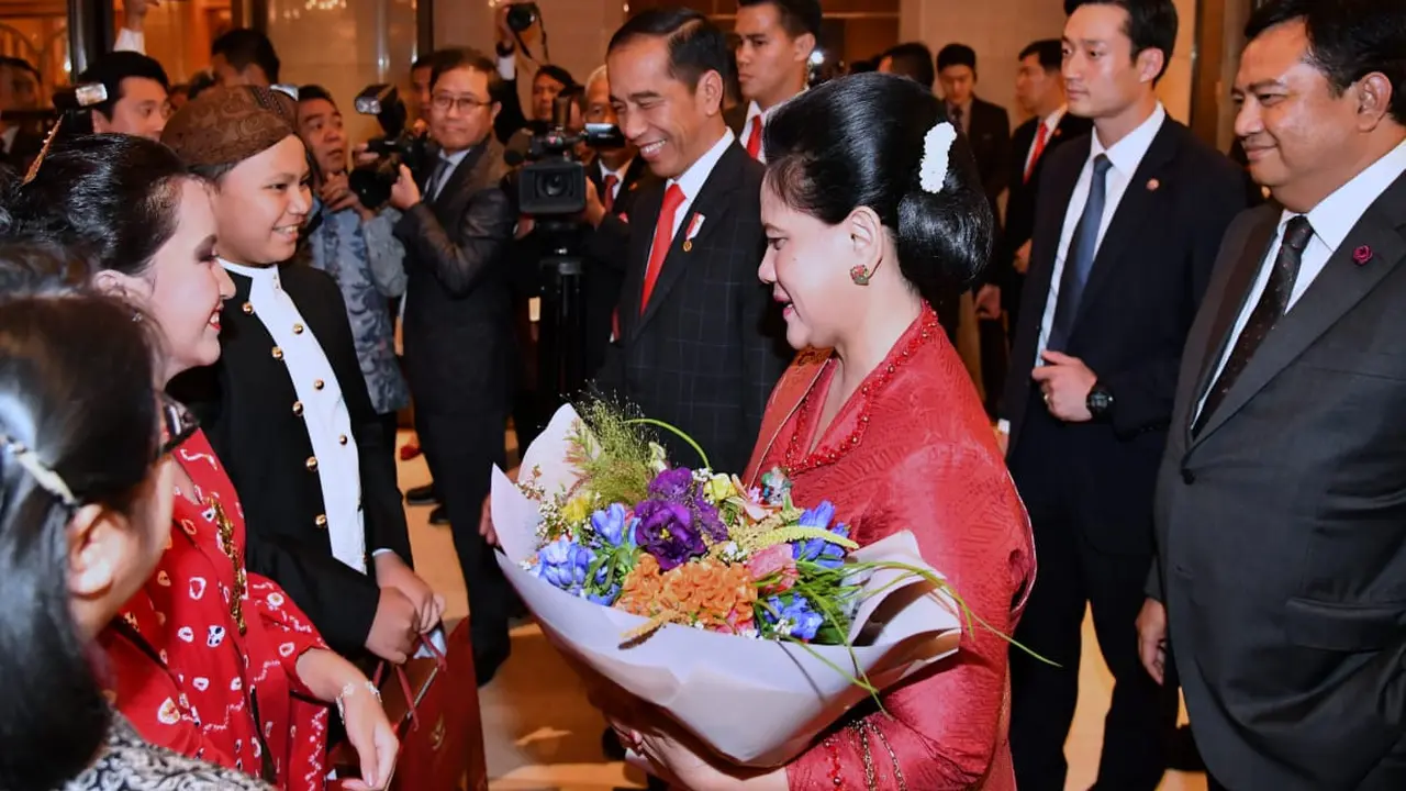 Presiden Jokowi dan Ibu Negara Iriana di Korea Selatan. (Foto: Biro Pers Setpres)