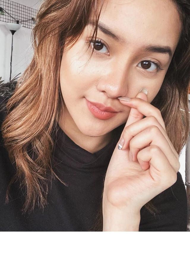 Gunakan Air Wudhu untuk Skincare, Ini 7 Potret Anya Geraldine Tanpa Makeup