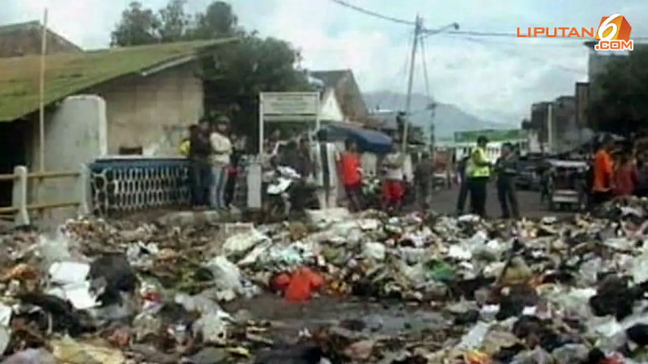 blokir-sampah-131115b.jpg