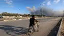 Diketahui, Salah al-Din di dekat kamp pengungsi Nusseirat, Jalur Gaza Tengah merupakan jalan yang biasa digunakan oleh warga Palestina untuk mencapai titik distribusi bantuan yang didirikan oleh Yayasan Kemanusiaan Gaza (GHF). (Eyad BABA/AFP)