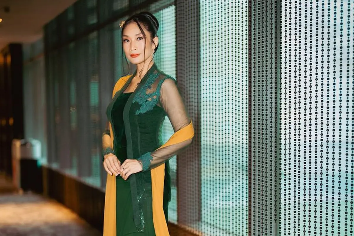 Inspirasi Modifikasi Kebaya ala Artis
