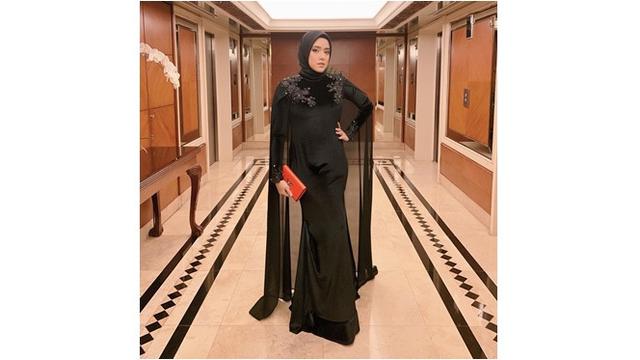 7 Pesona Fairuz A Rafiq, Mantan istri Galih Ginanjar yang Telah Miliki 2 Anak