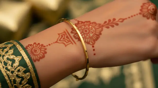 Gelang Bangle Emas Polos Elegan untuk Idul Fitri 2026