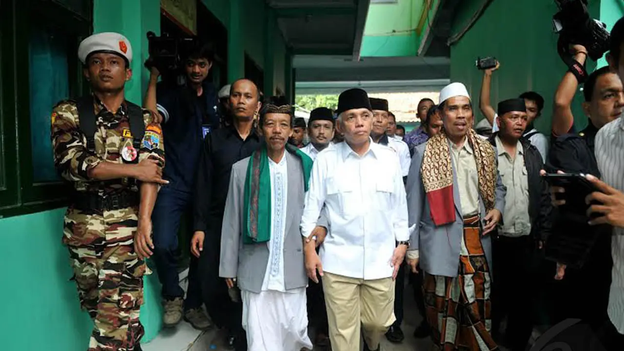 Hatta Rajasa Dikerumuni Pengunjung Pasar 