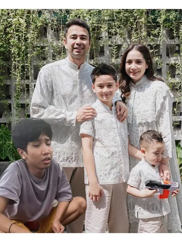 6 Editan Foto Netizen Ingin Jadi Anak Raffi Ahmad Ini Kocak, Maksa Banget