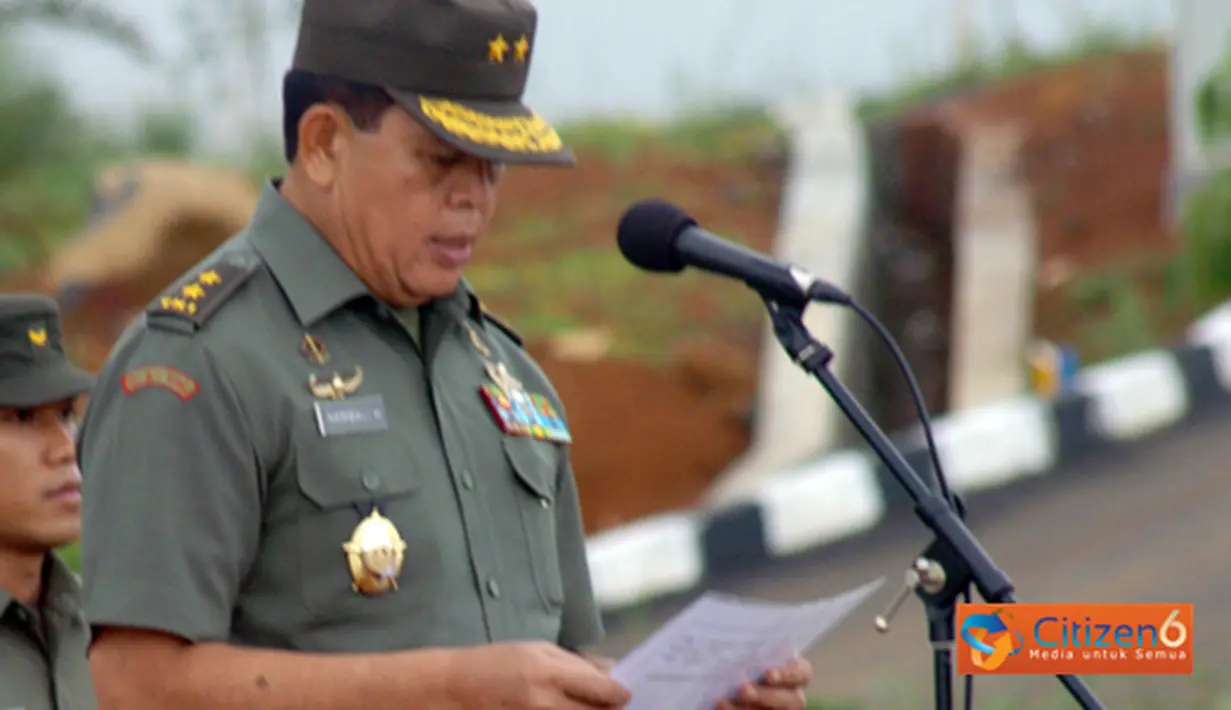 Citizen6, Sentul: Asisten Operasi (Asops) Panglima TNI Mayor Jenderal TNI Hambali Hanafiah membuka latihan penyiapan Satgas Military Police Unit (MPU) TNI Kontingen Garuda XXV-E/UNIFIL Lebanon TA. 2012/2013, Senin (7/5). (Pengirim: Badarudin Bakri)