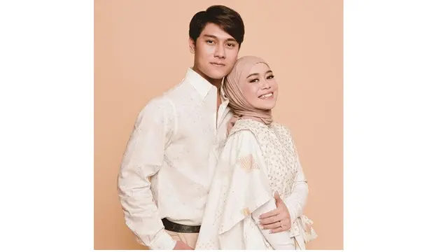 7 Gaya Pemotretan Lesty Kejora dan Rizky Billar untuk Lagu Pernikahan, Mesra Banget
