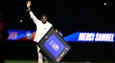 Samuel Umtiti mendapatkan penghargaan dan perpisahan yang layak dari Timnas Prancis setelah keputusannya untuk pensiun dini. (AFP/Franck Fife)