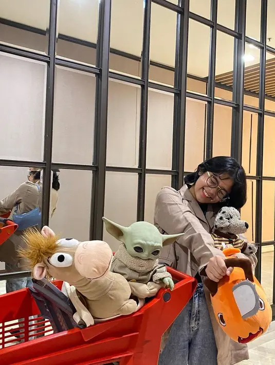 Selain itu Cinta kecewa karena komentar negatif tersebut ia dapatkan saat ia memakai baju yang terbilang sopan. Gadis cantik ini tidak menyangka masih ada saja yang berperilaku seperti demikian. (Instagram/cintakuya)