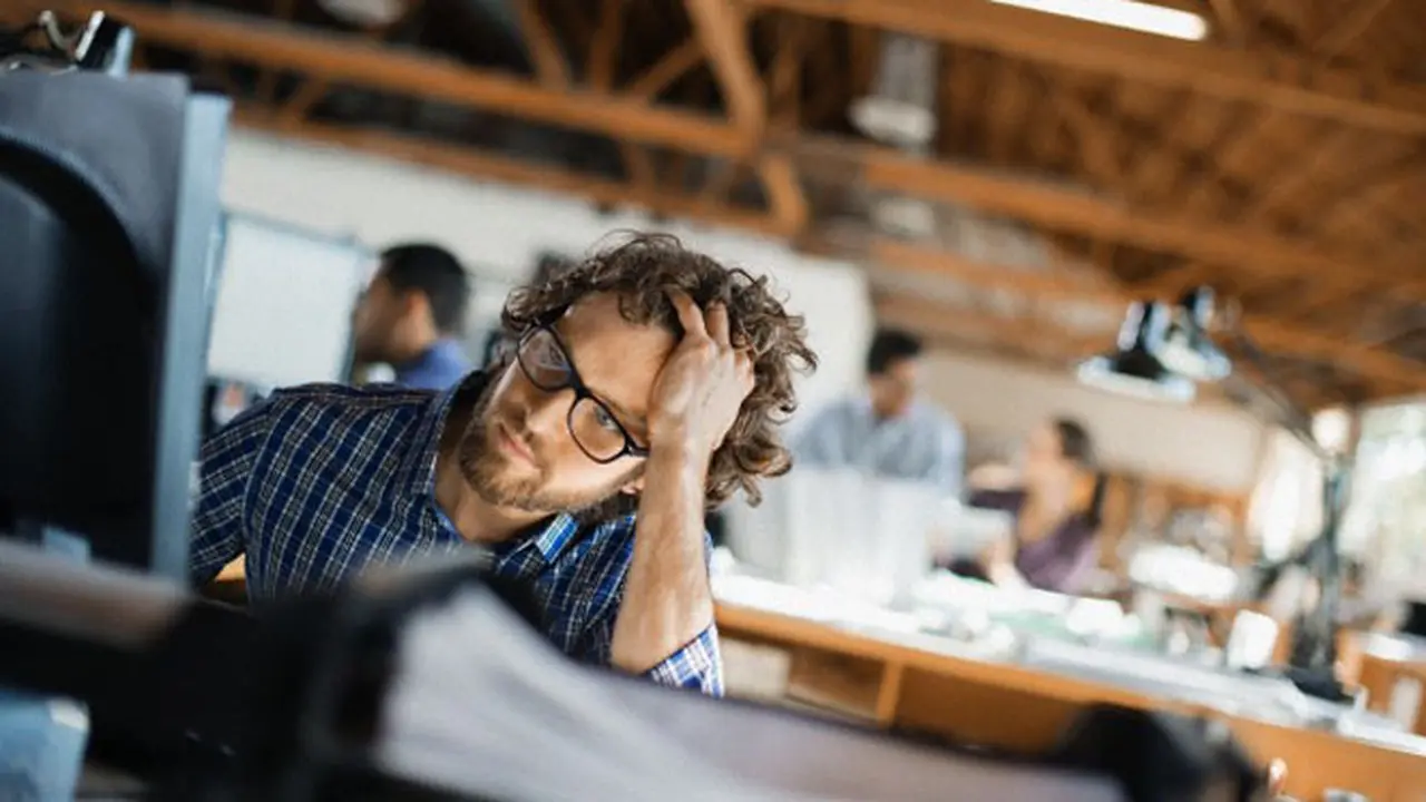 4 Tips Cara Ampuh Atasi Jenuh Saat Bekerja di Kantor