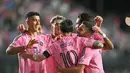 Inter Miami berhasil memetik kemenangan saat menjamu Nashville SC di Chase Stadium. Dua gol Lionel Messi dan satu lainnya dari Tadeo Allende mengantar Inter Miami unggul 3-1. (Chandan Khanna/AFP)