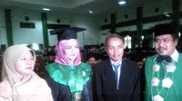 Menakjubkan, Gadis Ini Sarjana Kedokteran Termuda se-Indonesia 