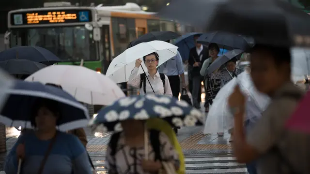 Hujan Lebat dan Angin Kencang Landa Tokyo