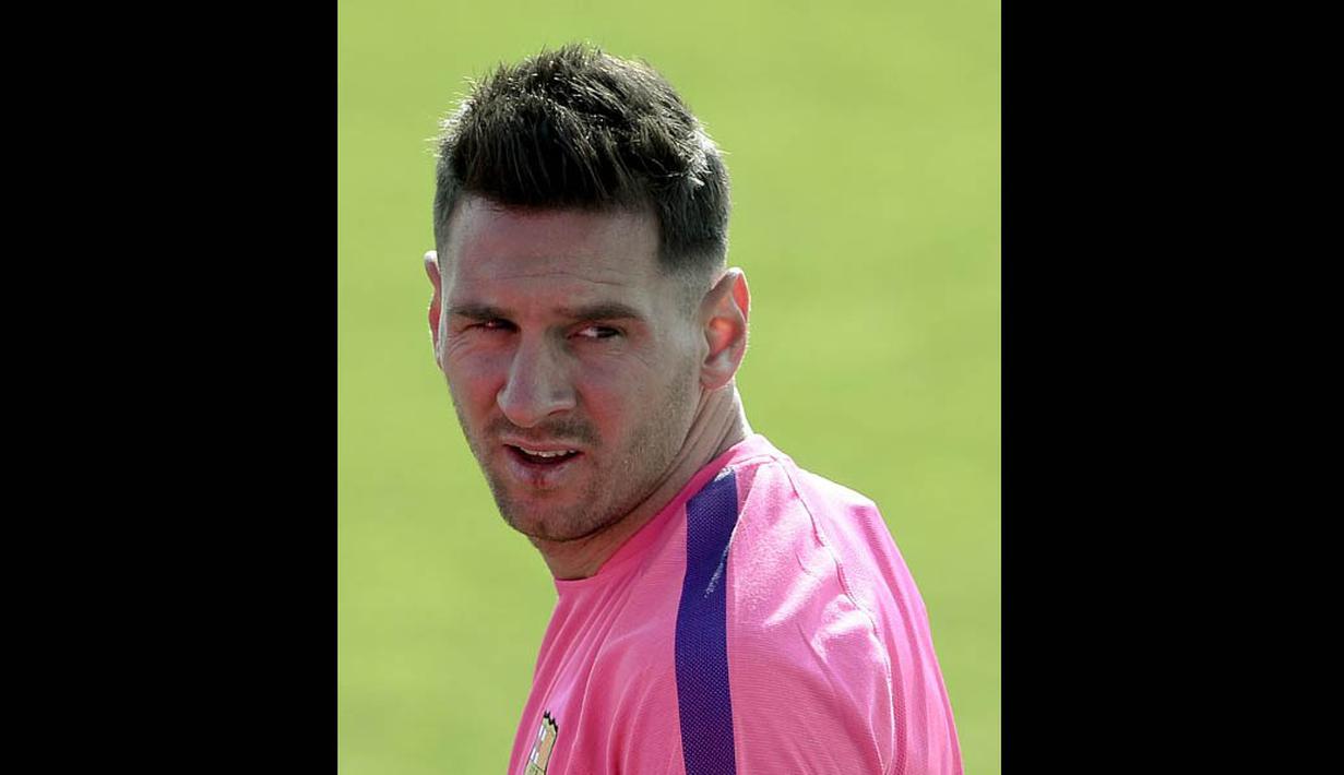 Rambut Nyentrik Lionel Messi Foto Liputan6com