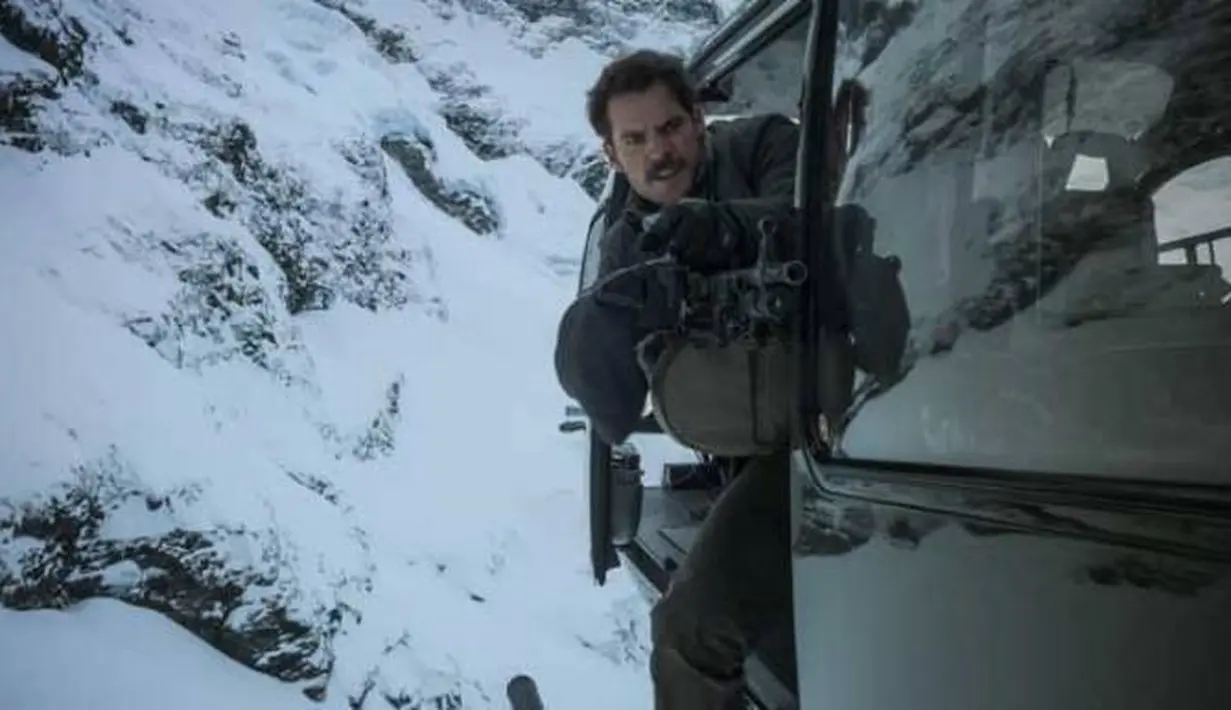 Henry Cavill sendiri pernah dijagokan oleh Martin Campbell untuk memerankan James Bond. (Cineplex)