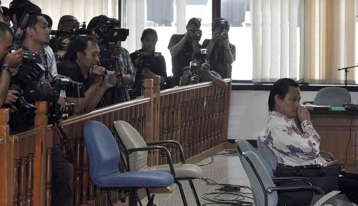 Rievan divonis  6 tahun penjara dan denda sebesar Rp 200 juta subsider 3 bulan‎ kurungan, Pengadilan Tipikor, Jakarta, Rabu (17/12/2014). (Liputan6.com/Miftahul Hayat)