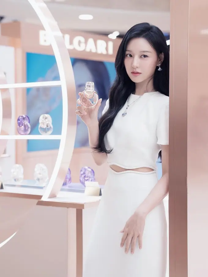 Parfum Favorit Kim Ji Won Sudah Ada di Indonesia, Hadirkan Kesan Mewah dengan Aroma Jasmine