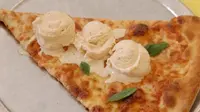 Bagaimana rasanya jikan es krim yang rasanya manis, berubah menjadi rasa pizza yang unik? (Foto: Instagram/@tastemade)