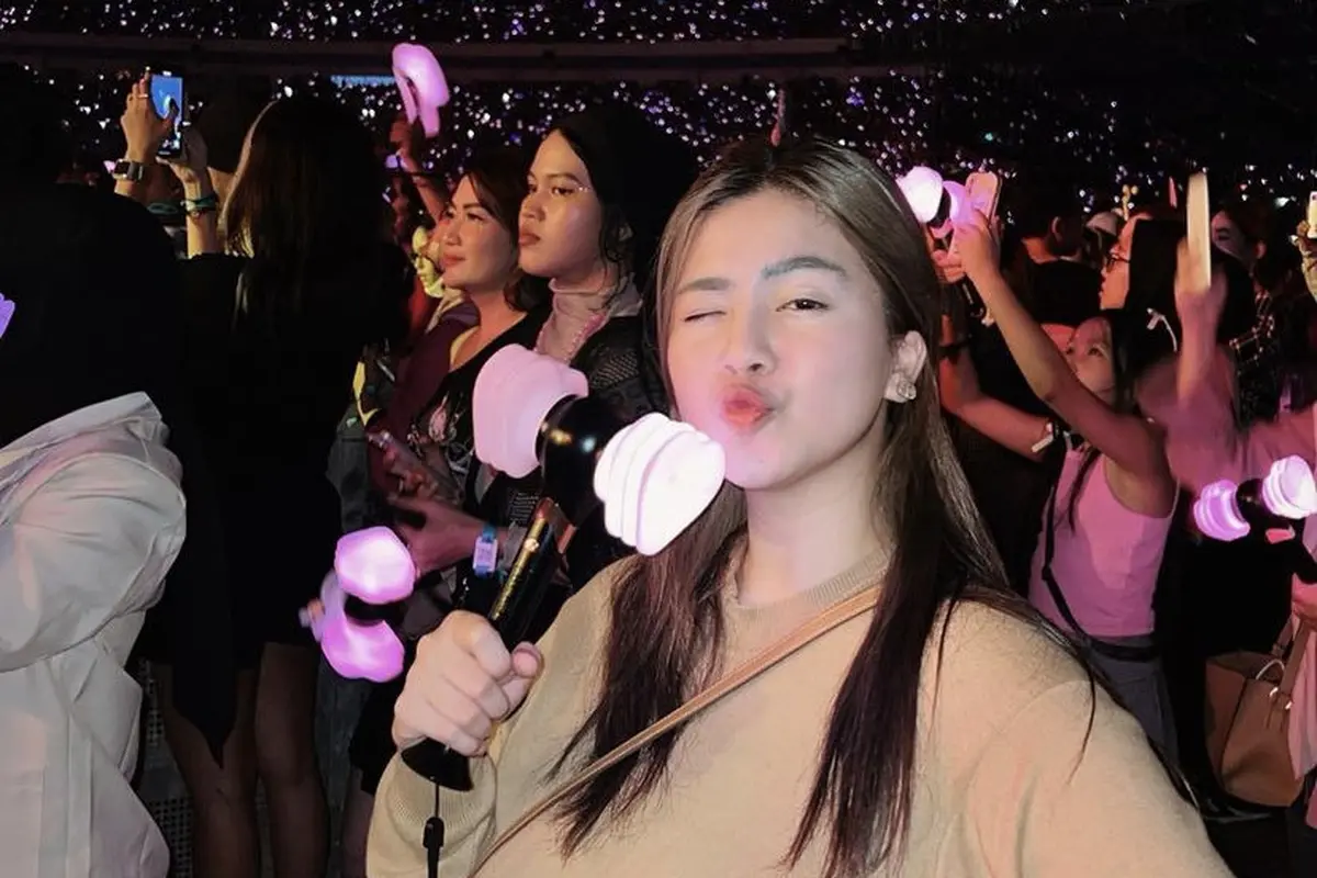 Felicya Angelista nonton BLACKPINK