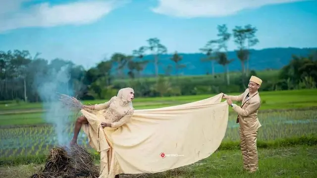 6 Potret Prewedding Kocak, Sampai Lakukan Aksi Akrobat
