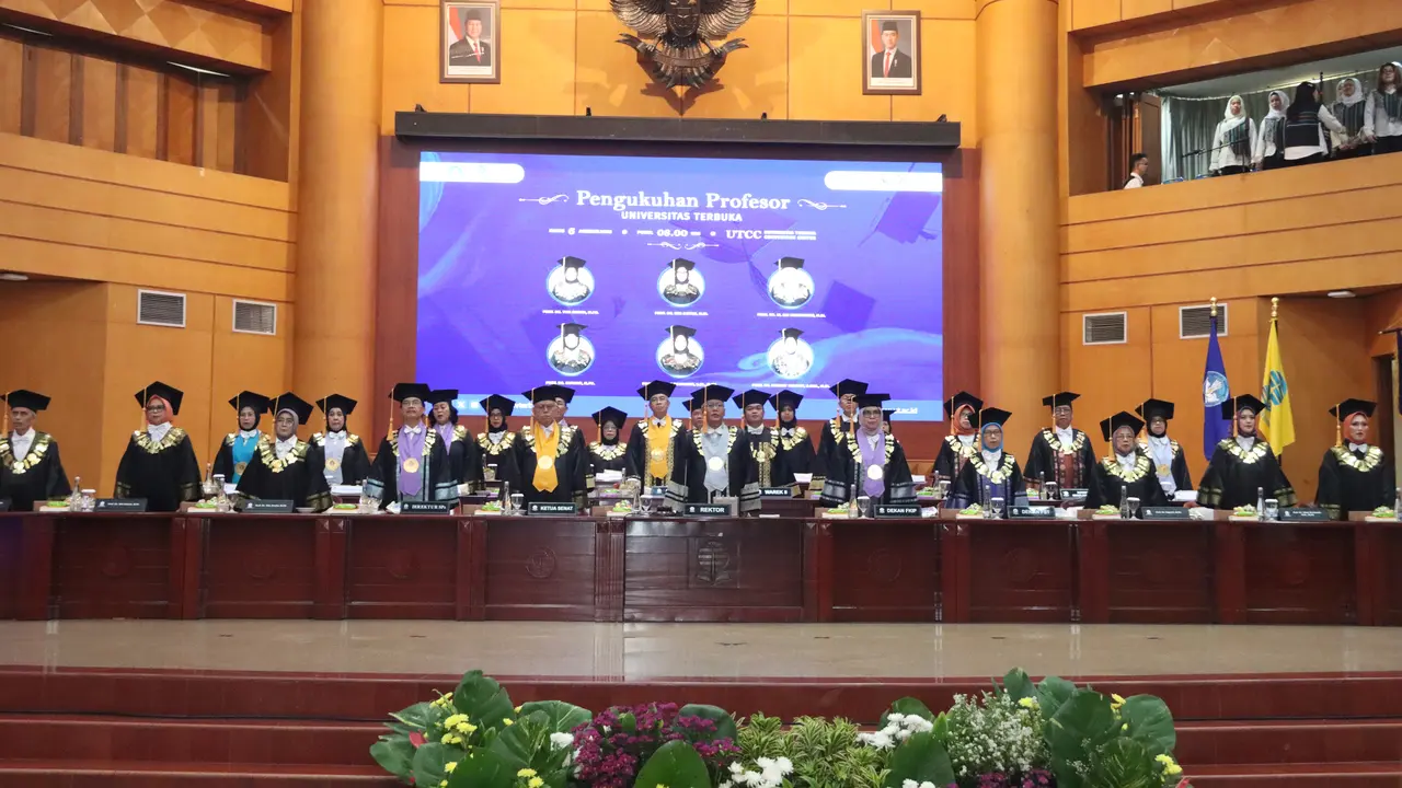 Pengukuhan profesor UT