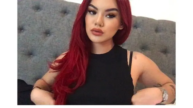 6 Potret Terbaru Shafa Harris dengan Rambut Merah Terang, Curi Perhatian