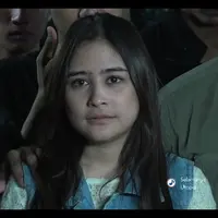 Ganteng Ganteng Serigala pindah jam tayang menjadi sedikit lebih malam. Hal itu membuat Prilly Latuconsina sedikit kecewa.