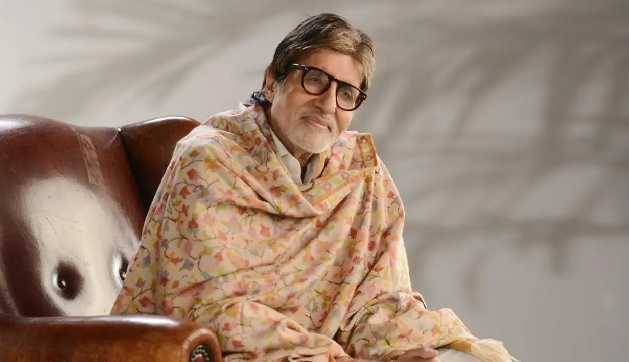 Baru-baru ini, Amitabh Bachchan membuat para penggemarnya khawatir. Lantaran aktor kawakan Bollywood ini dikabarkan sedang sakit dan harus dilarikan ke rumah sakit. (Foto: hindustantimes.com)