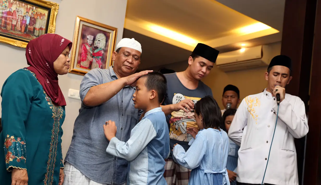 Benar-benar suasana yang mengharukan (Foto: Muhammad Akrom Sukarya)