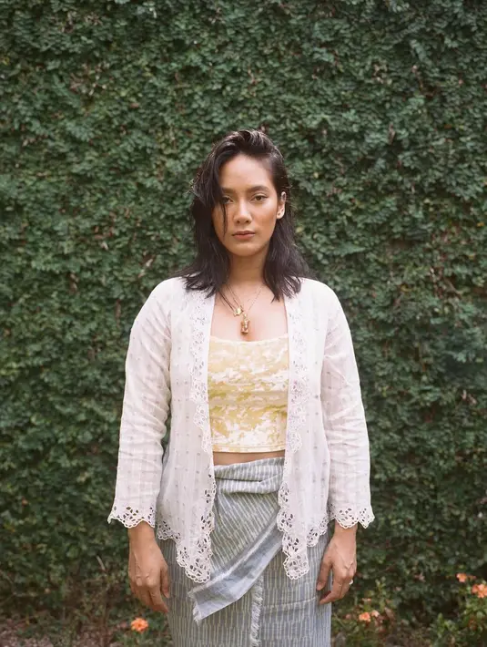 Aura Tara Basro begitu kuat dan sangat anggun. (FOTO: instagram.com/tarabasro/)