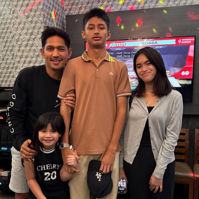 Sudah 18 Tahun, Ini 6 Potret Dhofin Anak Ibnu Jamil Bareng Ayah dan ...