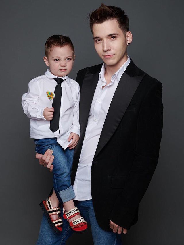 7 Pemotretan Stefan William Bareng Anaknya Ini Curi Perhatian