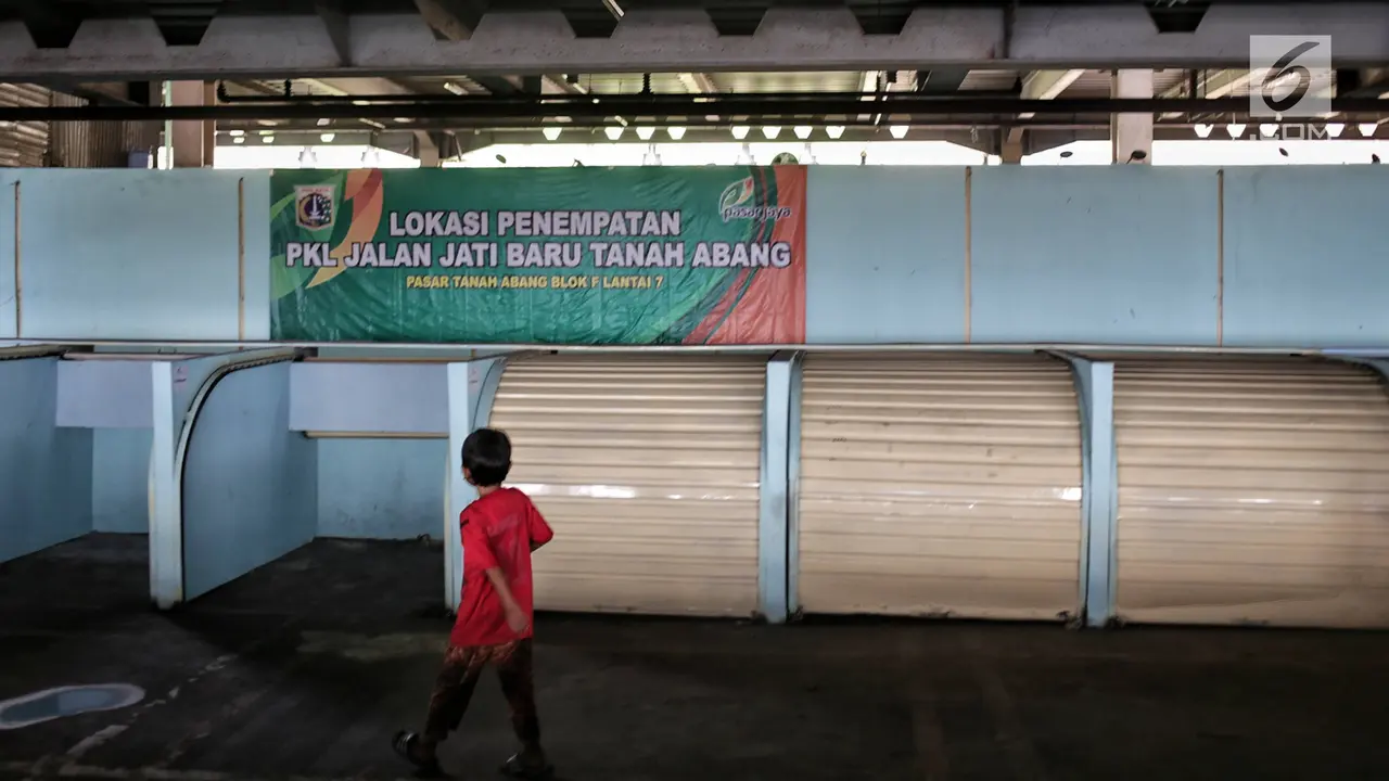 Tempat Penampungan PKL di Blok F Tanah Abang