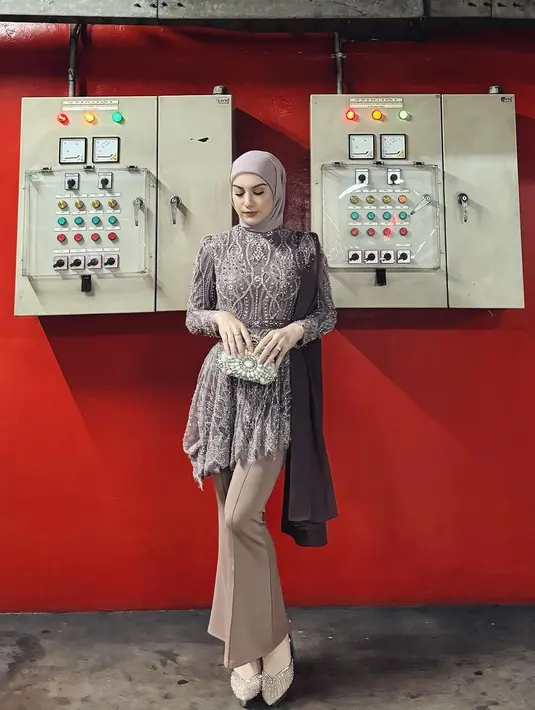 Irish bella tengah menerima banyak pujian atas pempilannya yang menawan dengan tubuh ideal. [Foto: Instagram/_irishbella_]