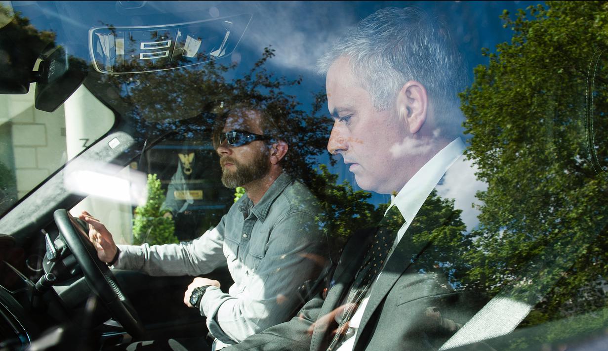 Kini Jose Mourinho akan kembali ke Liga Inggris, seperti biasa diri selalu ditunggu karena kerap melontarkan pernyataan yang kontroversi dan menjadi bahan berita. (AFP/Leon Neal)