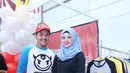 Pasangan selebritis Indra Bekti dan Aldilla Jelita rupanya makin serius menjalani bisnis pakaian yang sudah 2 tahun dijalani. (Nurwahyunan/Bintang.com)